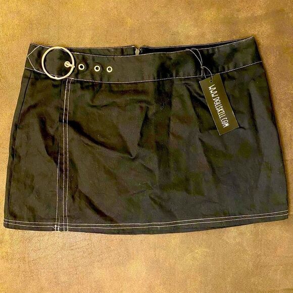 Current Mood A Little Lovin' Mini Skirt - Picture 1 of 8